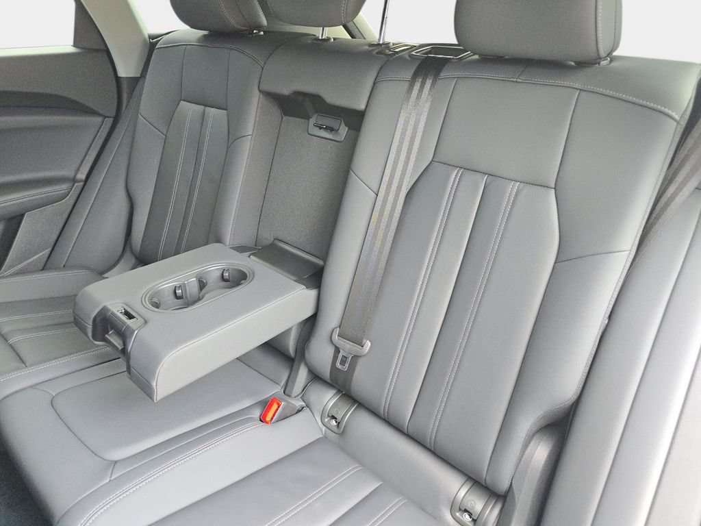 Certified 2025 Audi Q5 Premium w/ Convenience Package AWD/4WD image 17