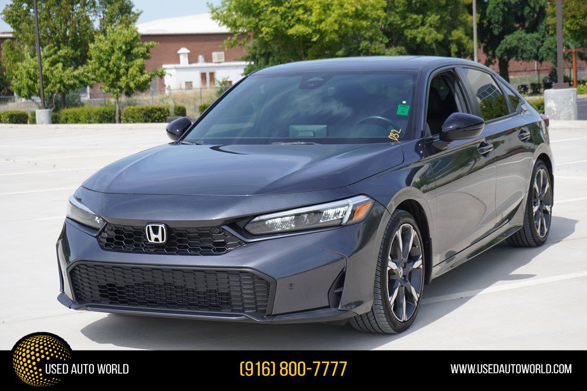 Used 2025 Honda Civic Sport Touring image 1
