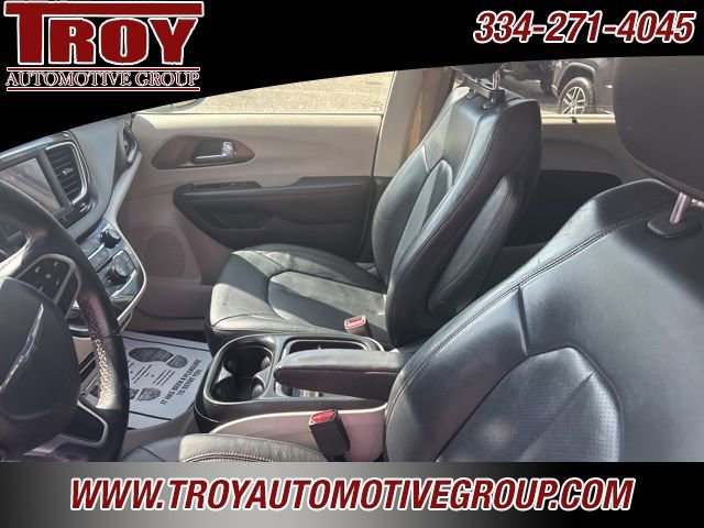 Used 2018 Chrysler Pacifica Touring-L image 35
