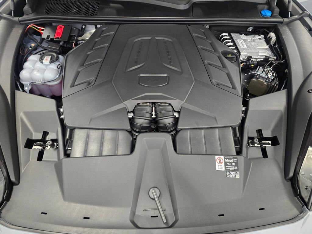 New 2026 Porsche Cayenne GTS image 11