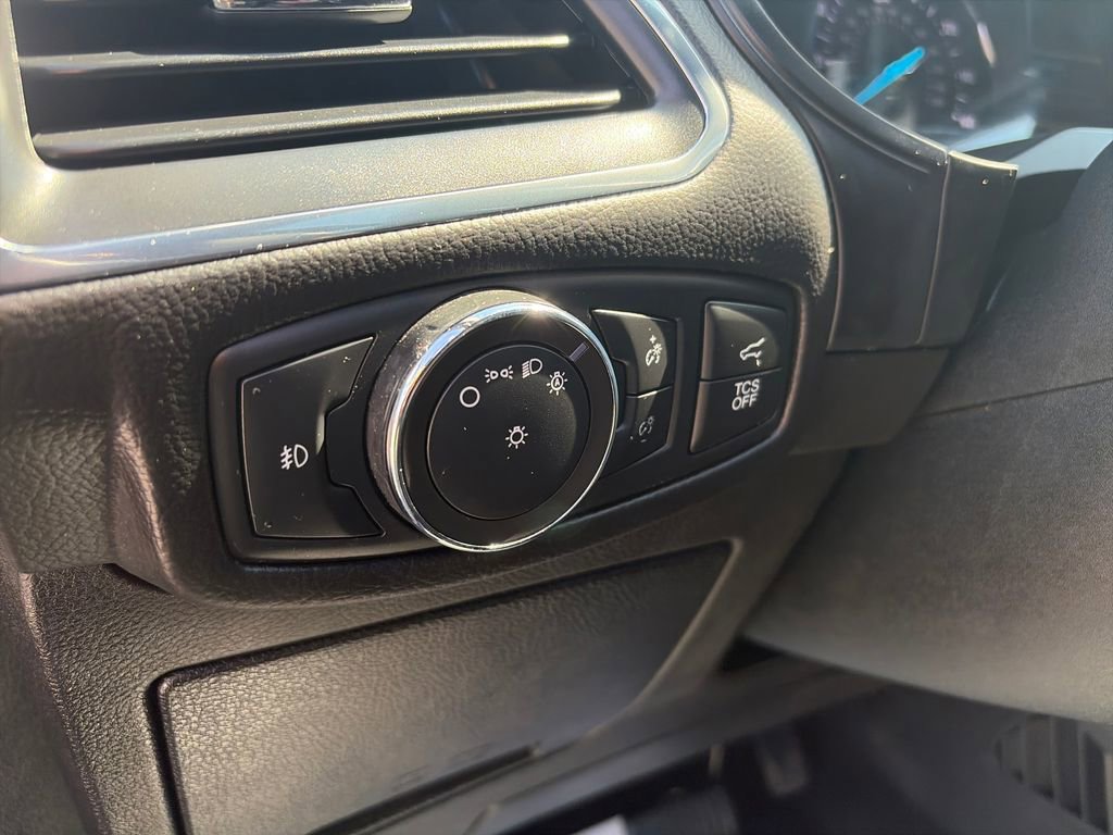 Used 2022 Ford Edge Titanium w/ Equipment Group 301A AWD/4WD image 18