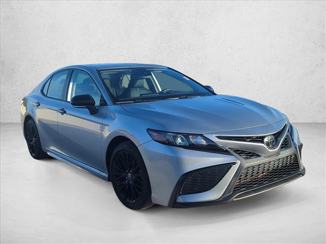 Used 2021 Toyota Camry SE w/ Convenience Package FWD image 3