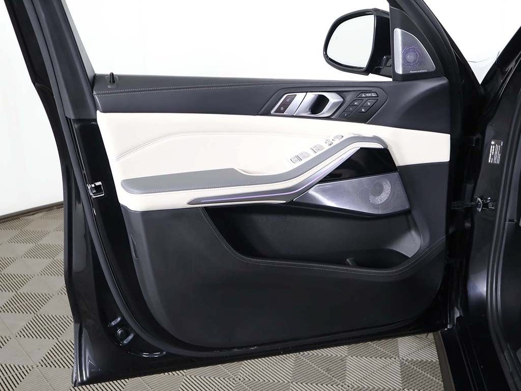 Used 2024 BMW ALPINA XB7 AWD/4WD image 30