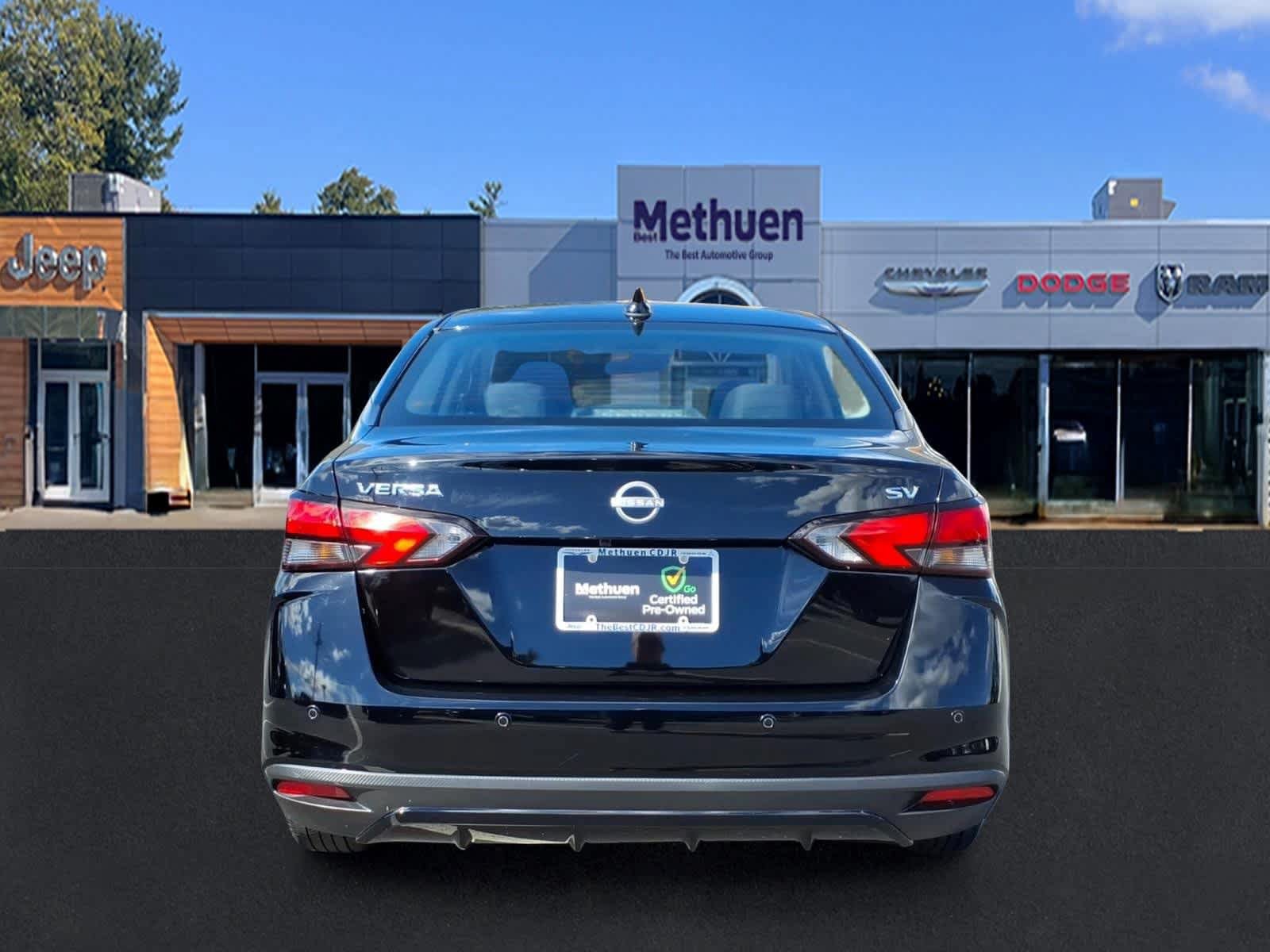 Used 2024 Nissan Versa SV FWD image 5