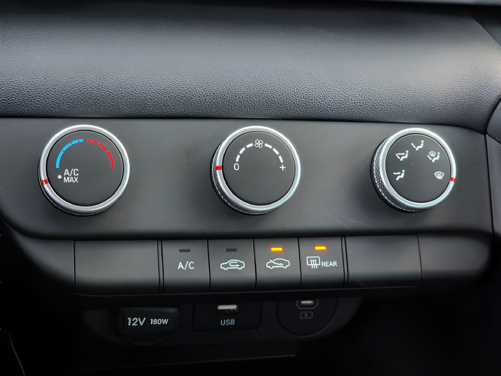 New 2026 Hyundai Elantra SE FWD image 20