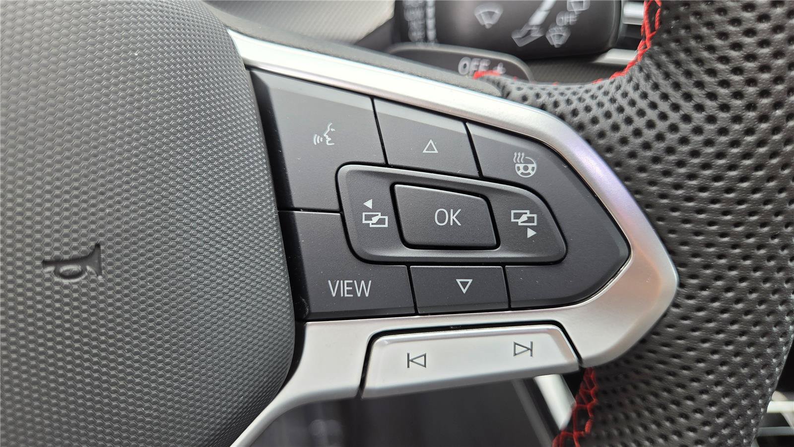 New 2026 Volkswagen GTI SE FWD image 17