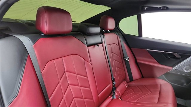 Used 2025 BMW i5 eDrive40i w/ M Sport Package image 25