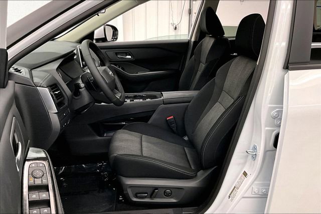 New 2025 Nissan Rogue SV image 10