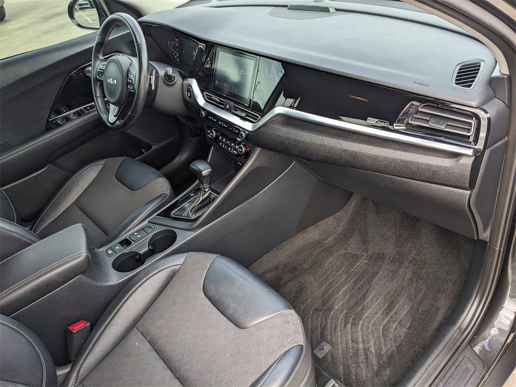 Certified 2022 Kia Niro EX image 14