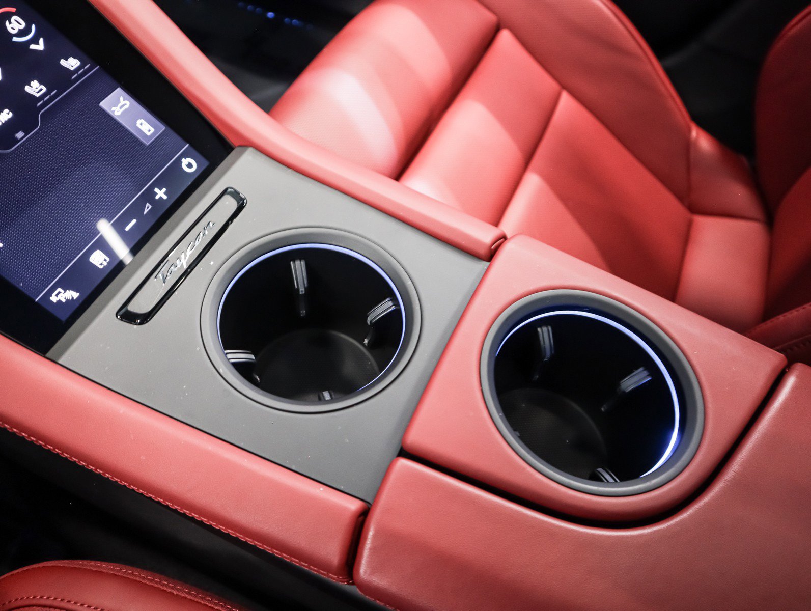 Used 2024 Porsche Taycan GTS image 18