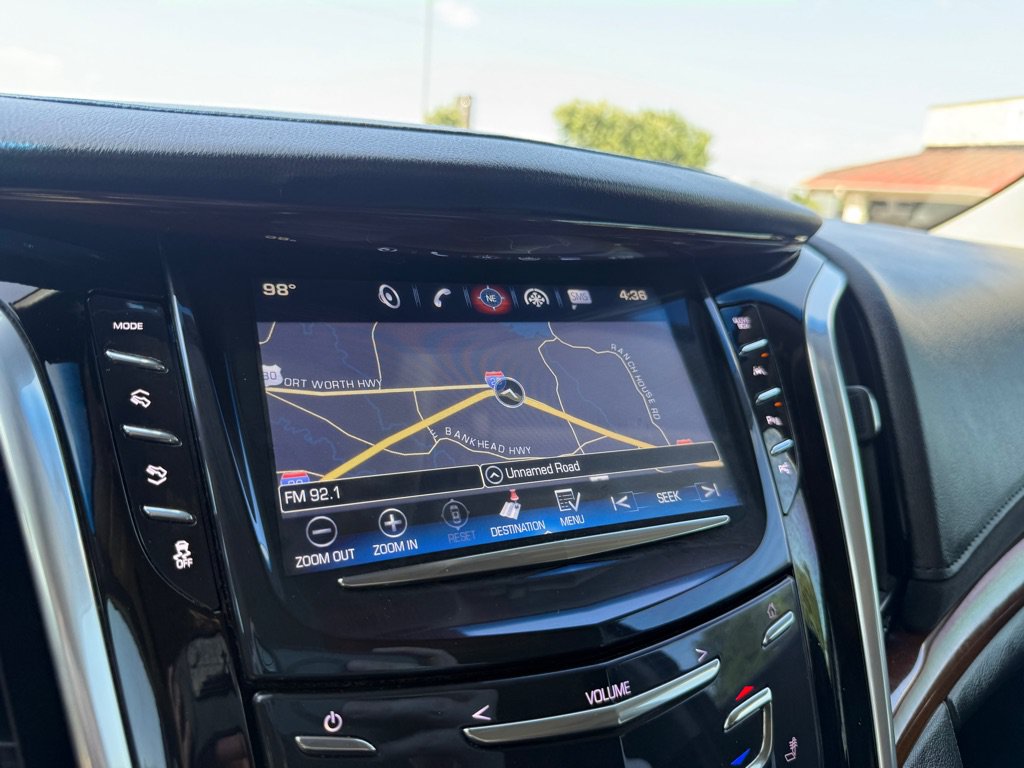 Used 2020 Cadillac Escalade Premium Luxury RWD image 40