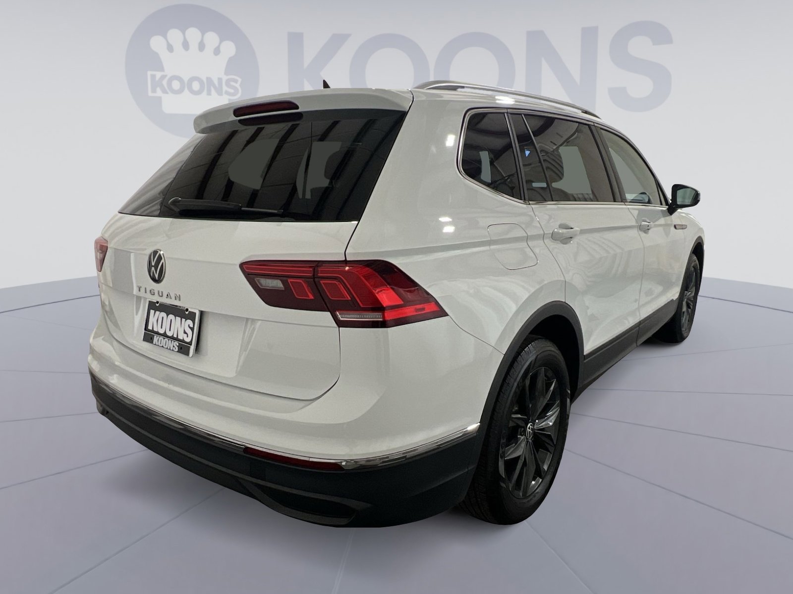 Used 2024 Volkswagen Tiguan SE FWD image 7