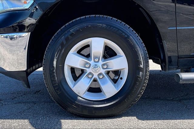 Used 2022 RAM 1500 Classic SLT w/ Electronics Convenience Group AWD/4WD image 35