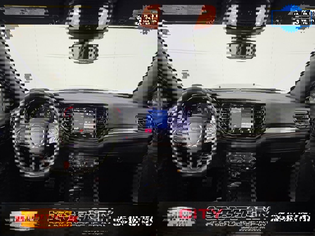 Used 2025 Dodge Durango R/T w/ Blacktop Package image 28