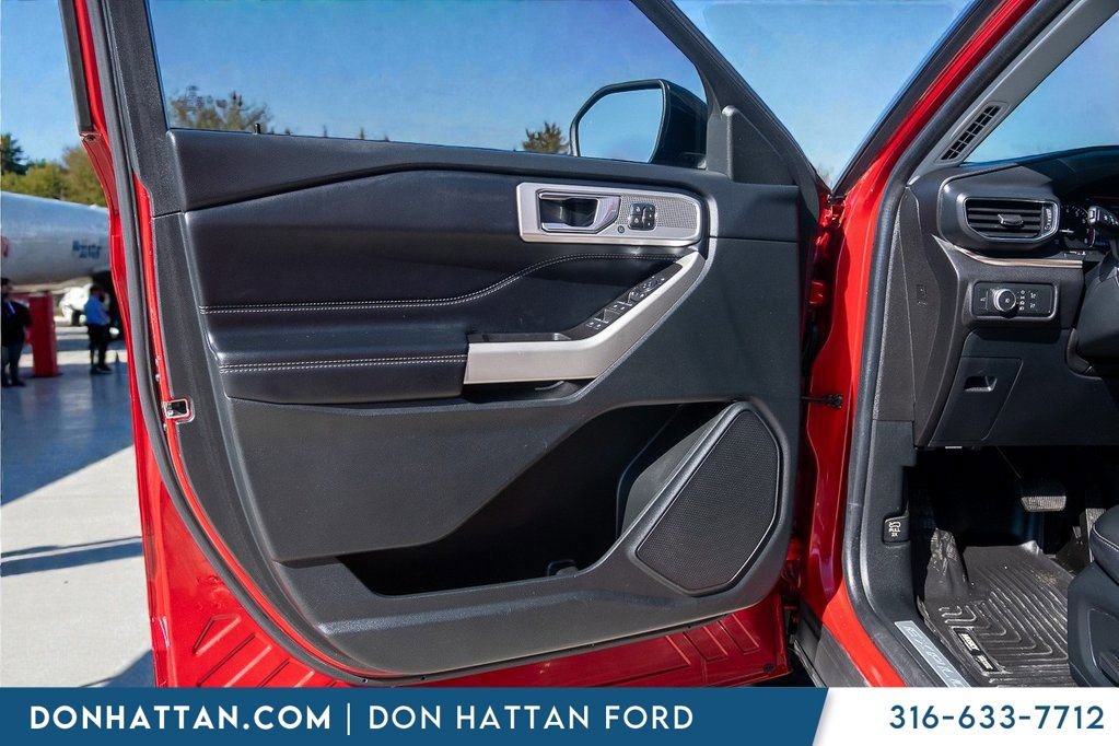 Used 2022 Ford Explorer Limited w/ Equipment Group 301A image 17