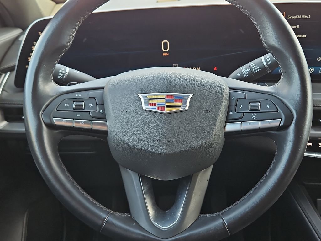 Used 2025 Cadillac XT4 Premium Luxury image 18