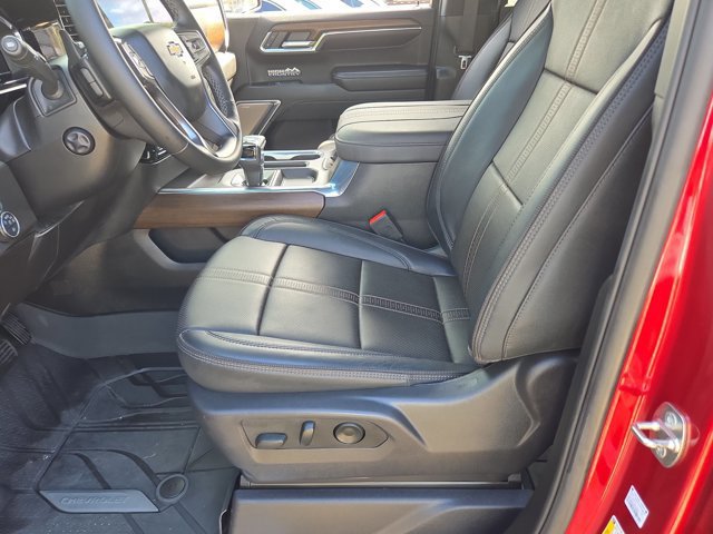 Used 2024 Chevrolet Silverado 1500 High Country w/ High Country Premium Package AWD/4WD image 15