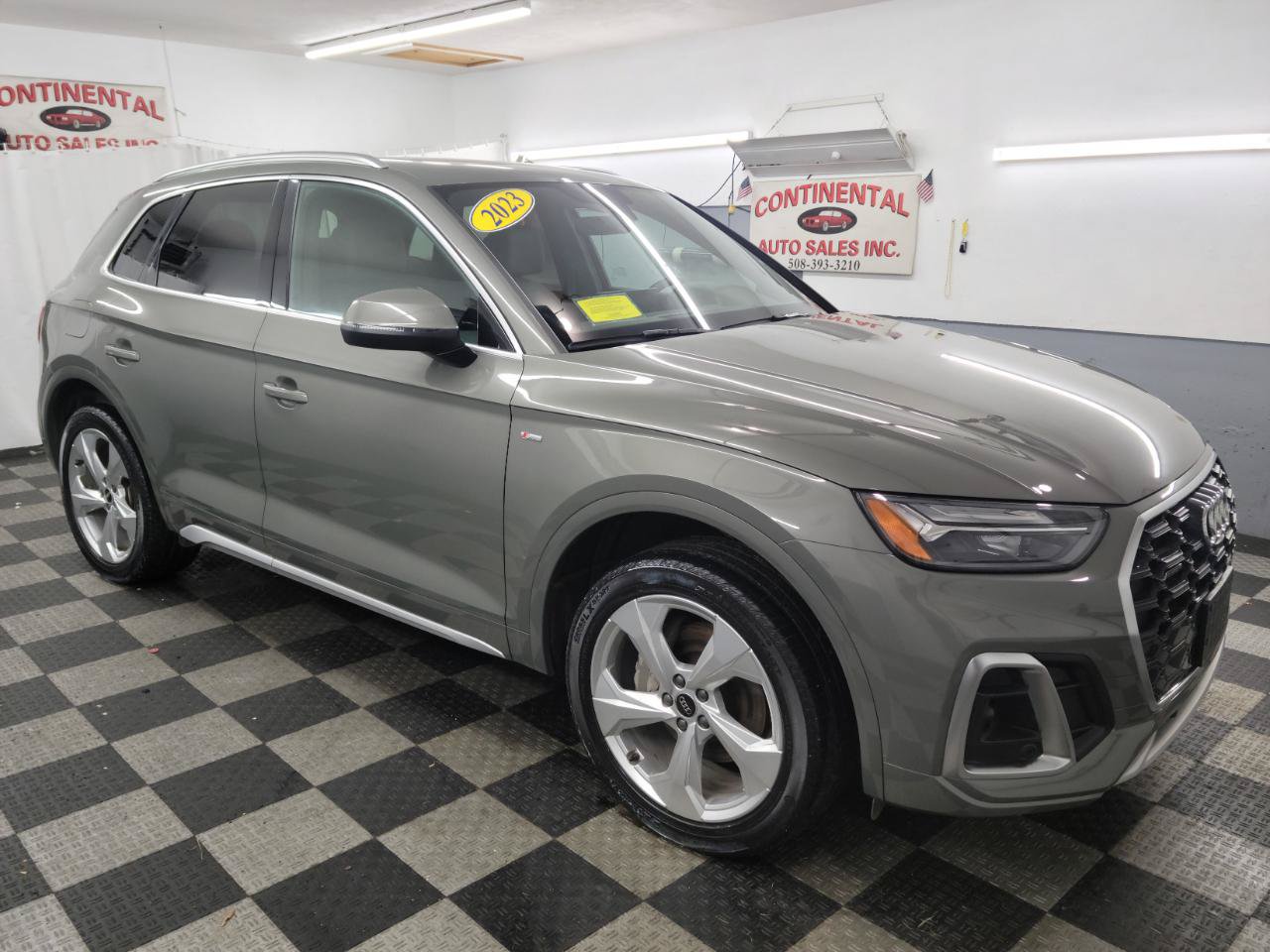 Used 2023 Audi Q5 2.0T Premium Plus w/ Premium Plus Package AWD/4WD image 8