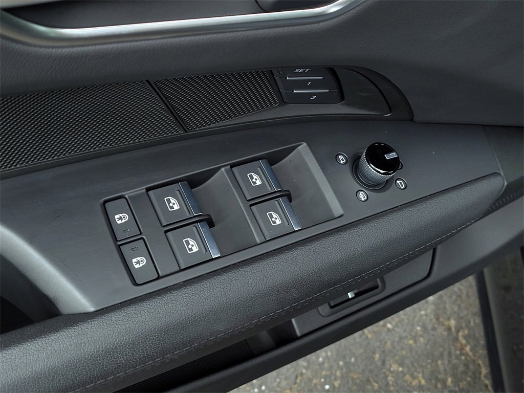 Used 2024 Audi e-tron GT Premium Plus image 13