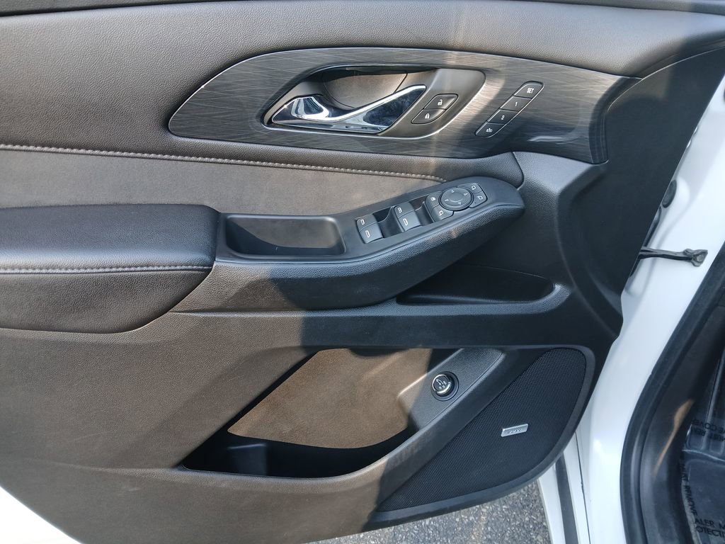Used 2022 Chevrolet Traverse High Country image 11