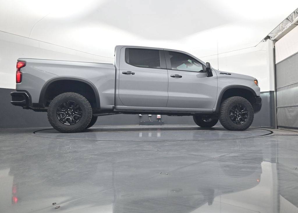 Used 2025 Chevrolet Silverado 1500 ZR2 w/ Dark Appearance Package image 31