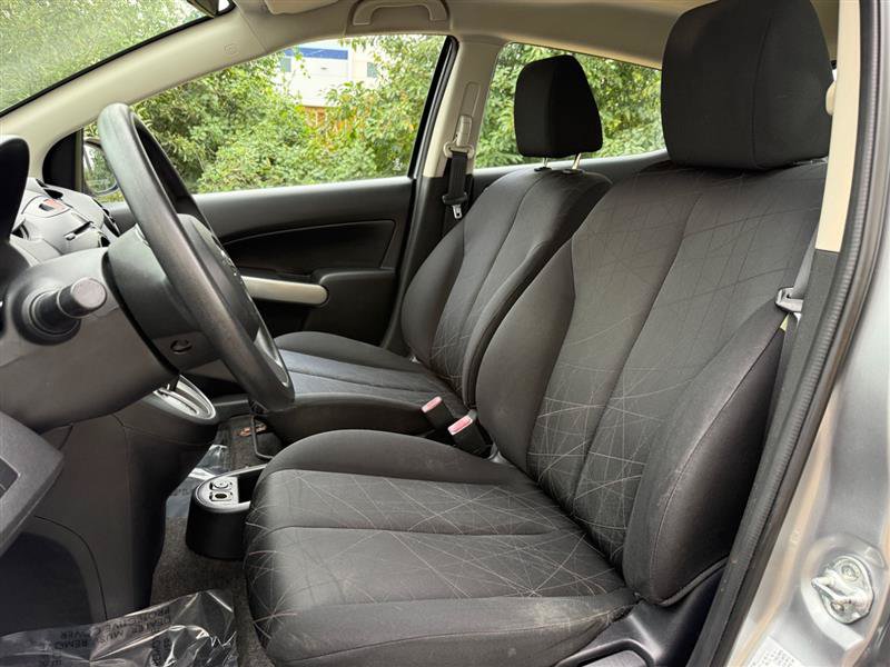 Used 2012 MAZDA MAZDA2 Sport FWD image 27