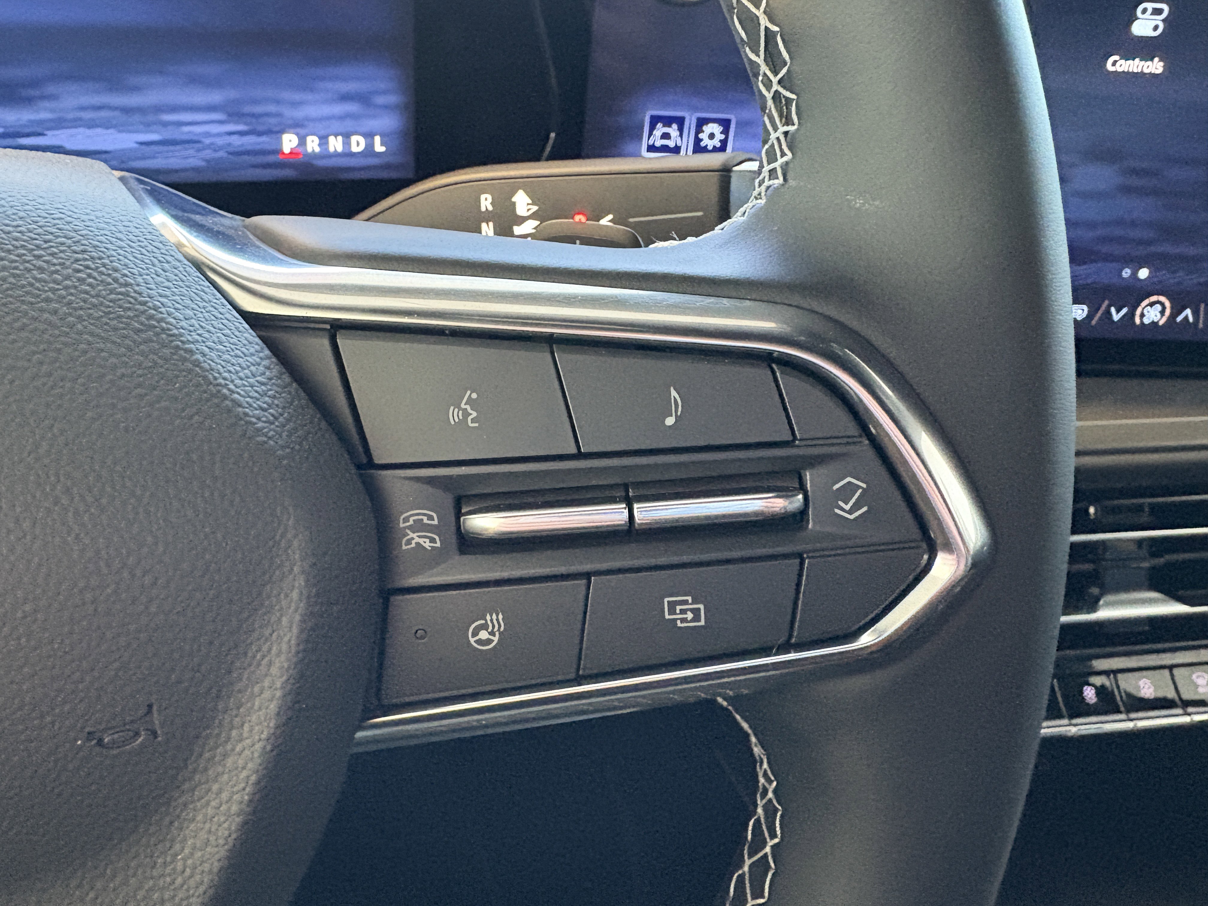 New 2026 Chevrolet Traverse LT w/ Midnight/Sport Edition image 12