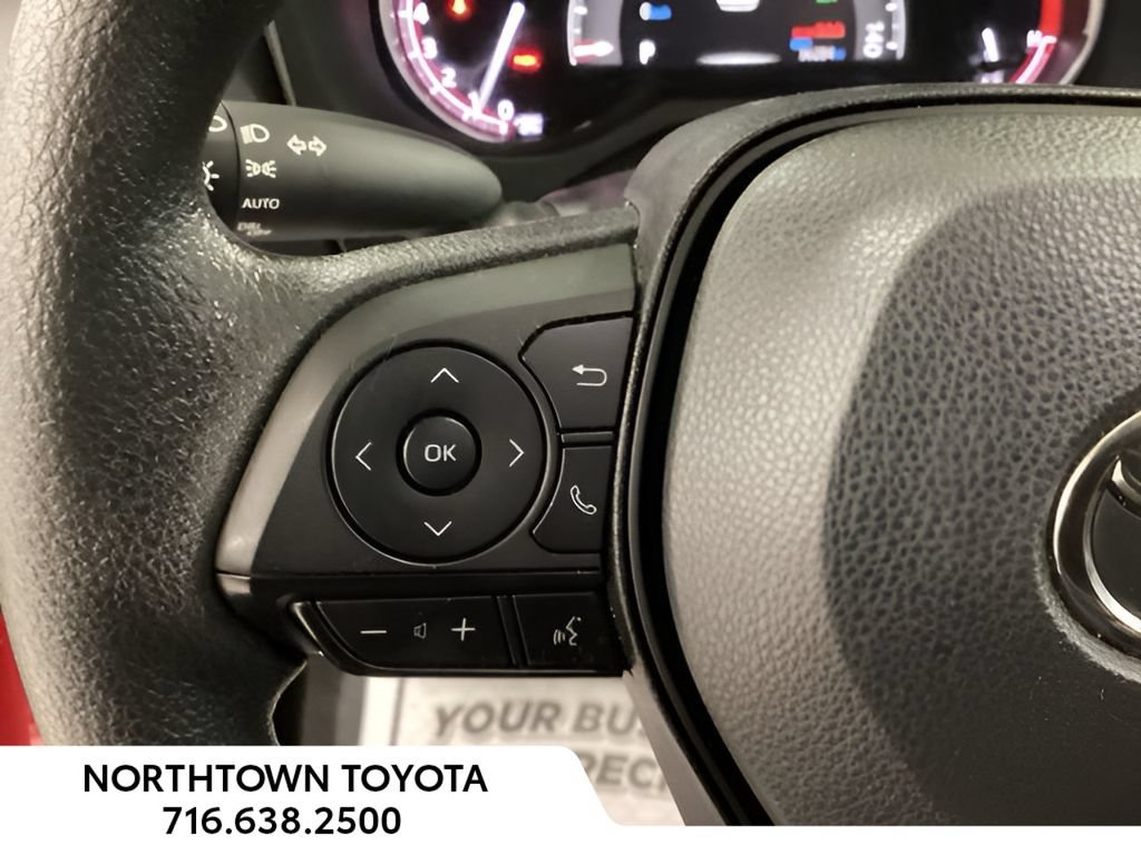 Used 2025 Toyota RAV4 XLE AWD/4WD image 20