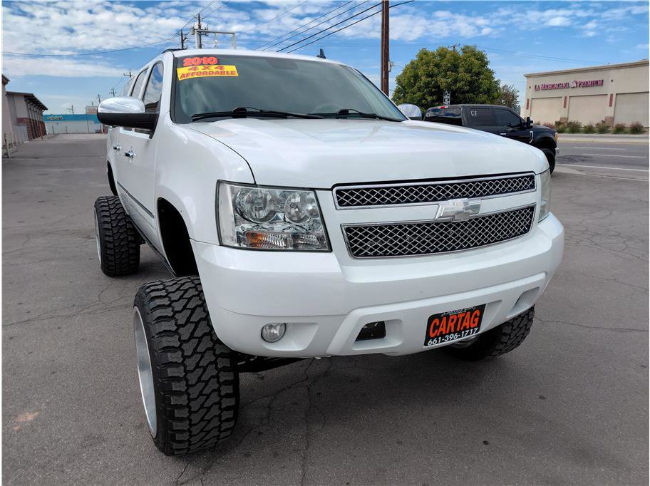 Used 2010 Chevrolet Suburban LTZ image 2