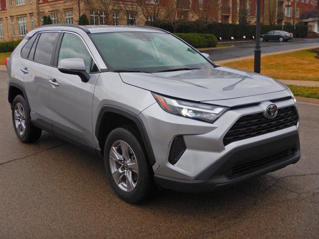 Used 2025 Toyota RAV4 XLE image 3