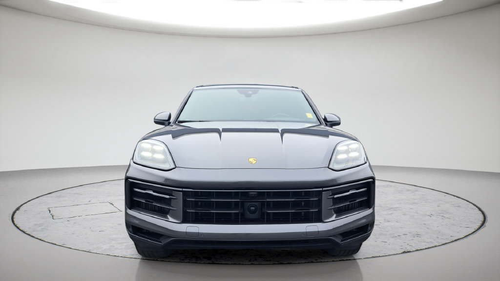 Used 2024 Porsche Cayenne S AWD/4WD image 2