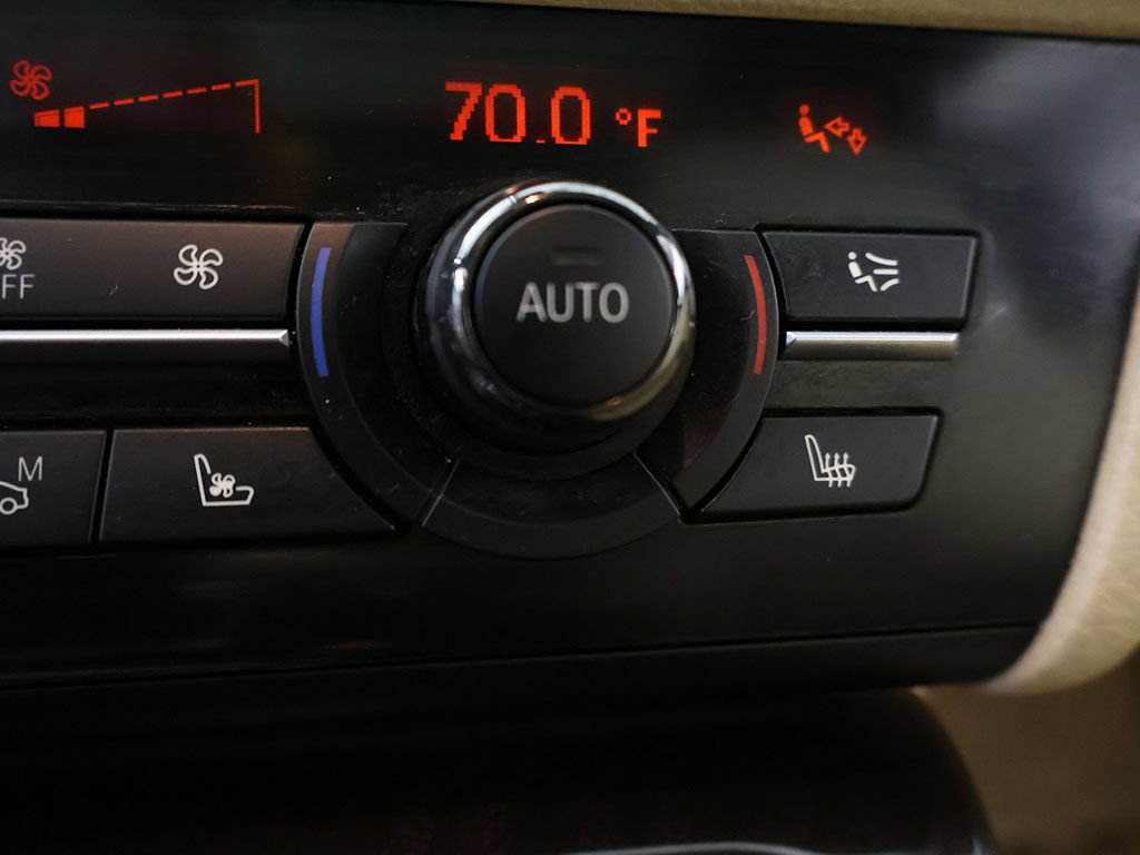Used 2015 BMW 550i xDrive Sedan AWD/4WD image 53