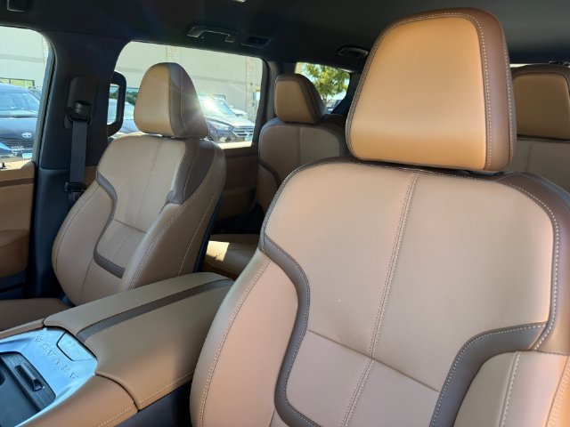 Used 2026 Nissan Armada SL w/ Captain's Chari Seat Package RWD image 13