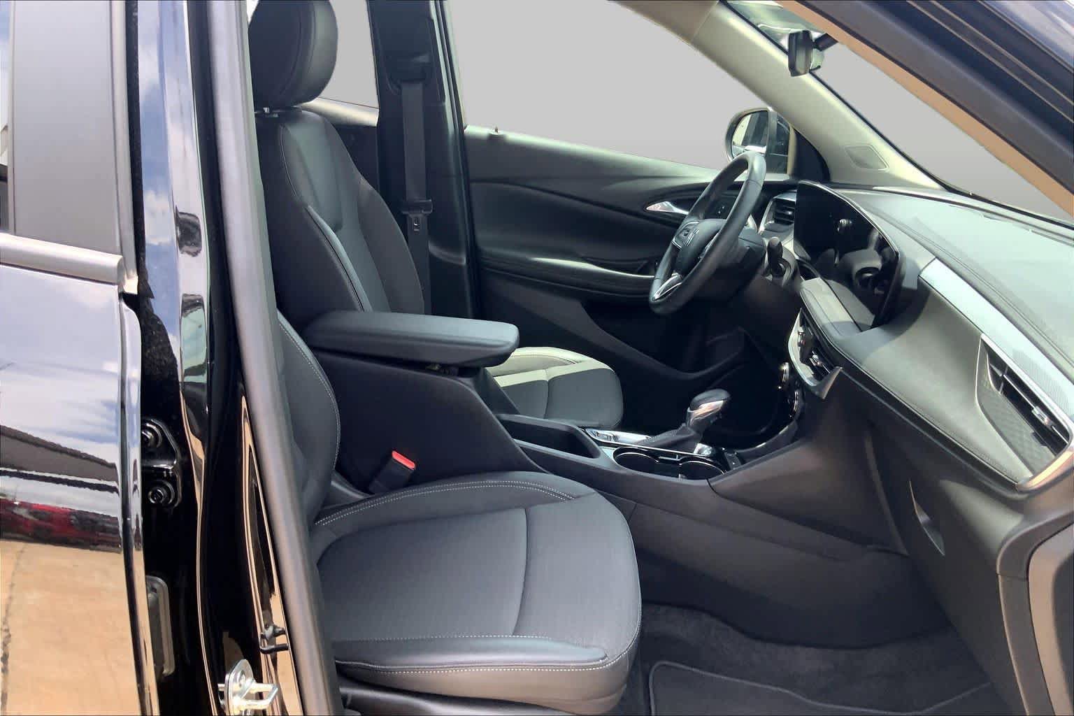 Used 2024 Buick Encore GX Preferred FWD image 9