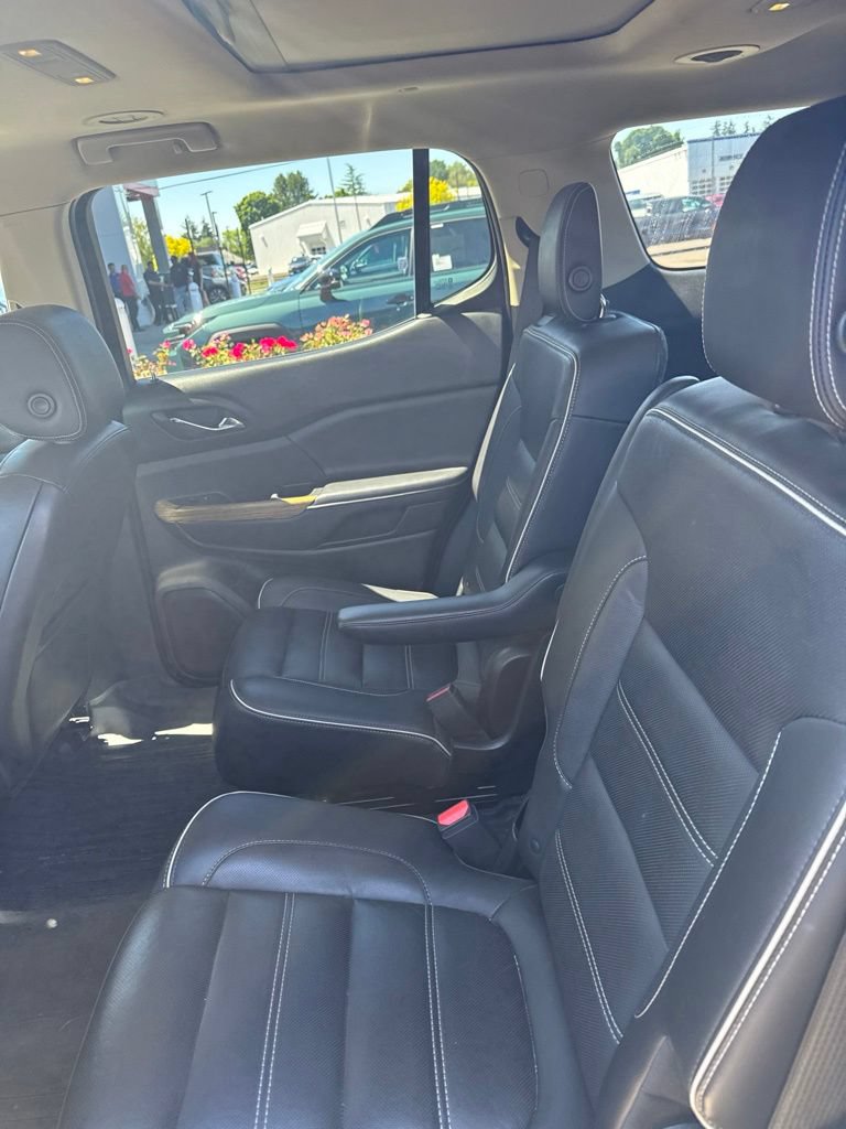 Used 2017 GMC Acadia Denali w/ Technology Package AWD/4WD image 11