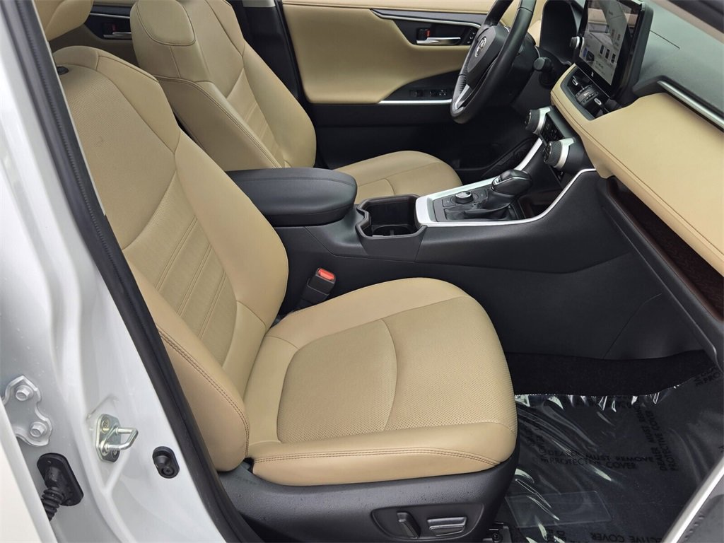 Used 2024 Toyota RAV4 Limited image 18