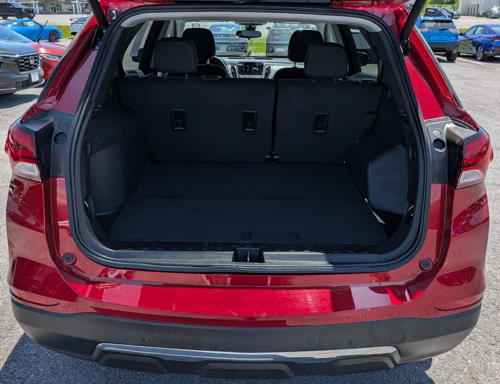 Used 2023 Chevrolet Equinox LT AWD/4WD image 11