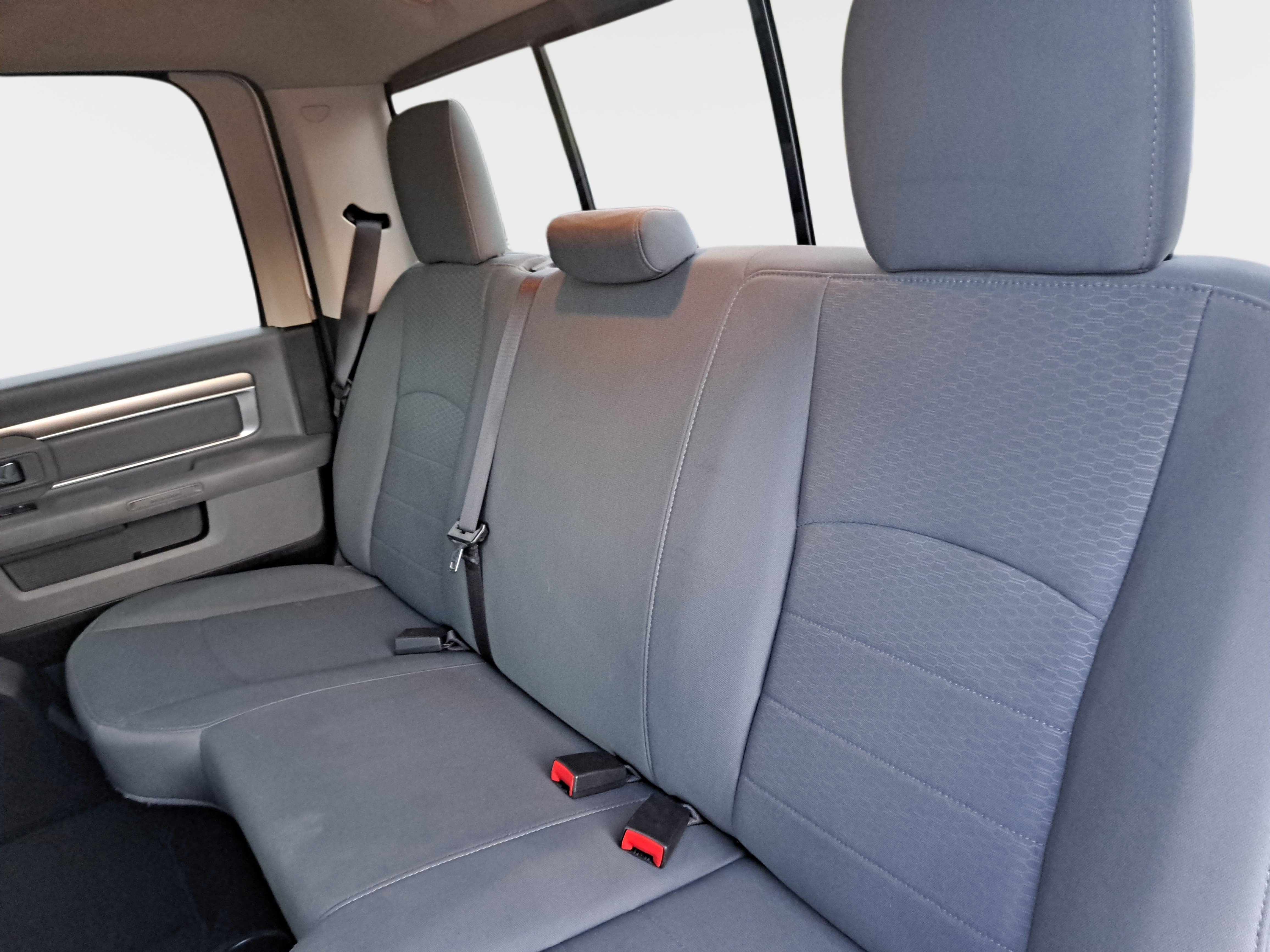 Used 2018 RAM 1500 Classic SLT AWD/4WD image 13