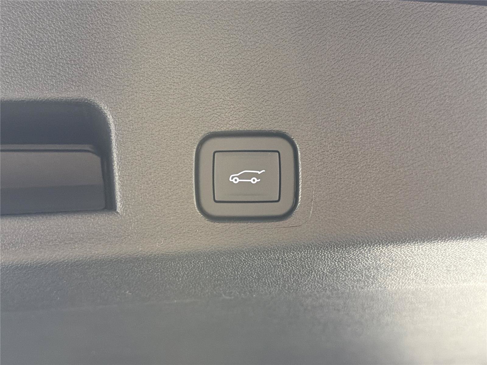 New 2026 GMC Acadia Elevation w/ Black Edition FWD image 18