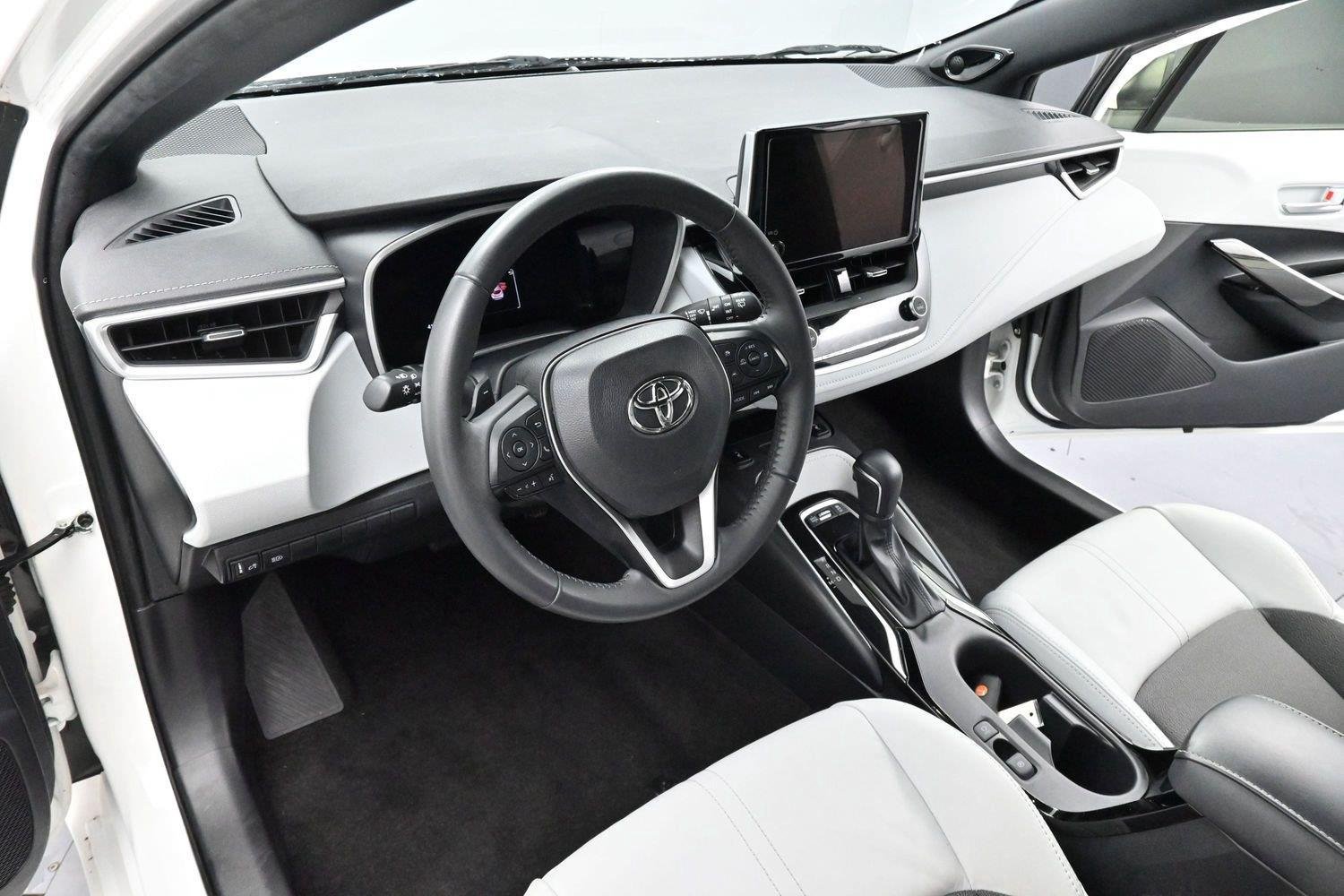 Used 2024 Toyota Corolla XSE FWD image 15