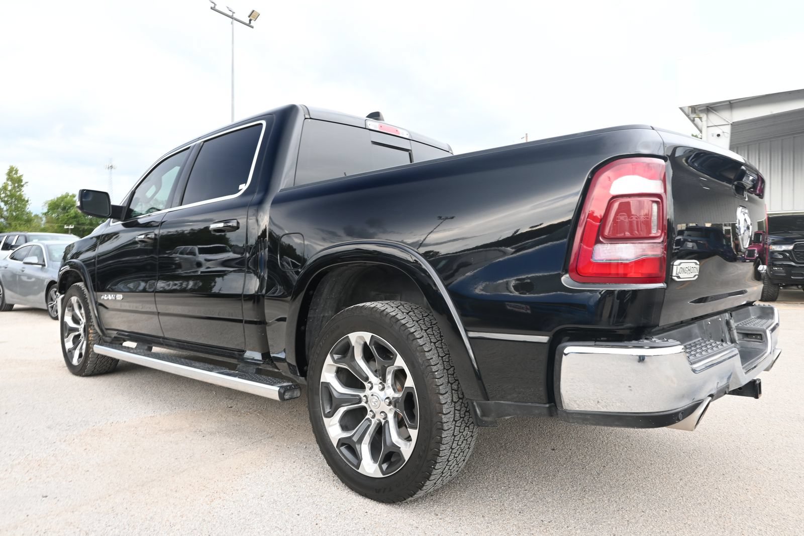 Used 2019 RAM 1500 Limited AWD/4WD image 4