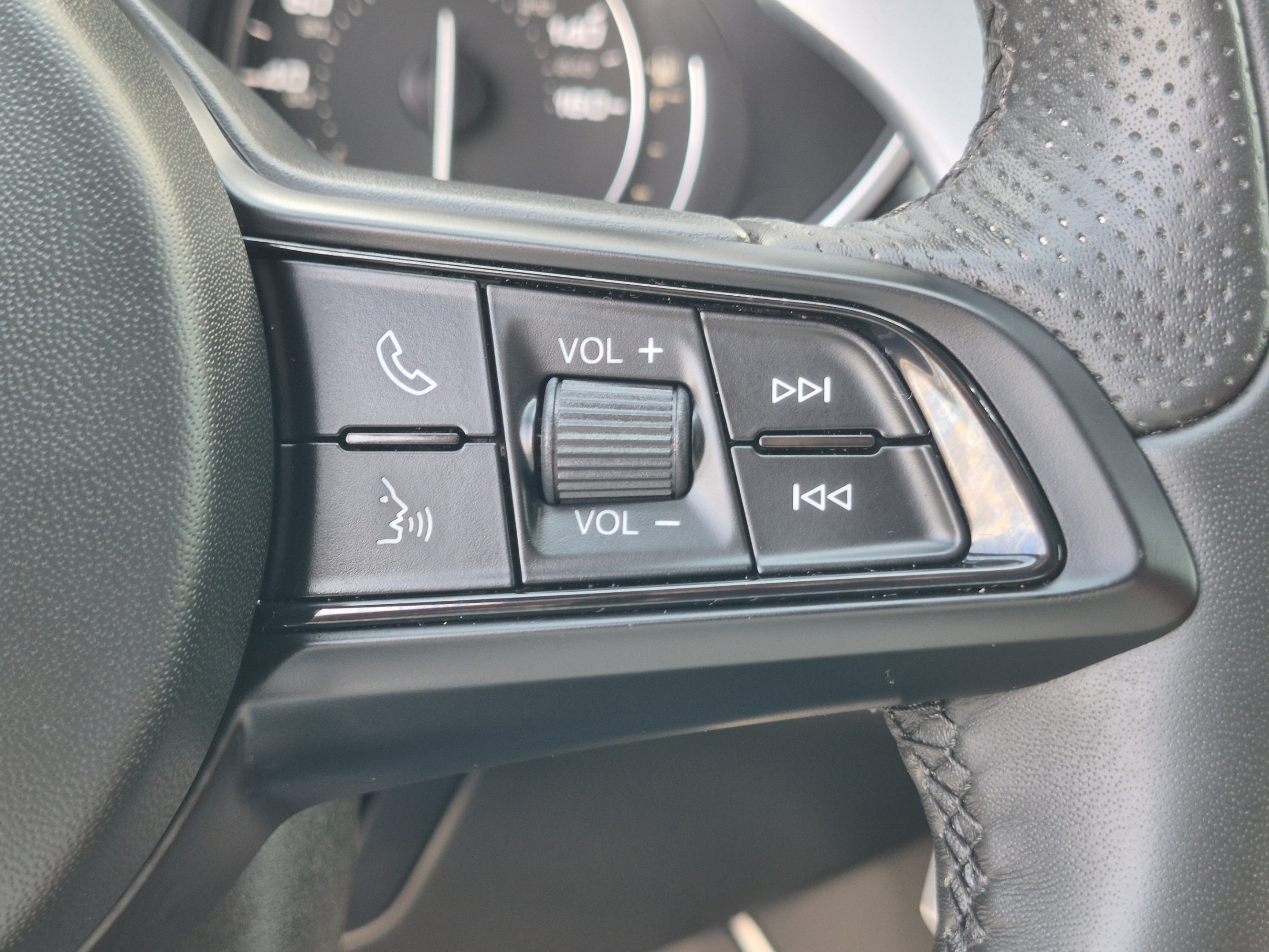 Used 2023 Alfa Romeo Stelvio Veloce AWD/4WD image 39