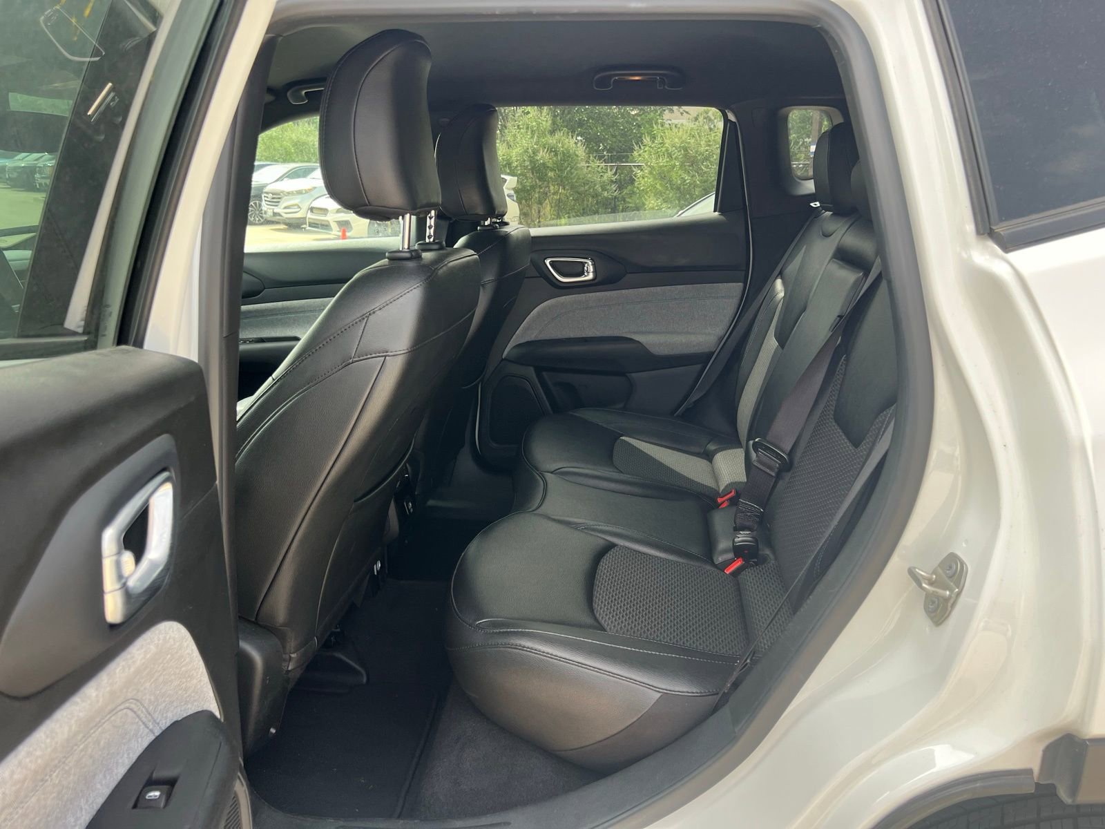 Used 2024 Jeep Compass Latitude AWD/4WD image 16