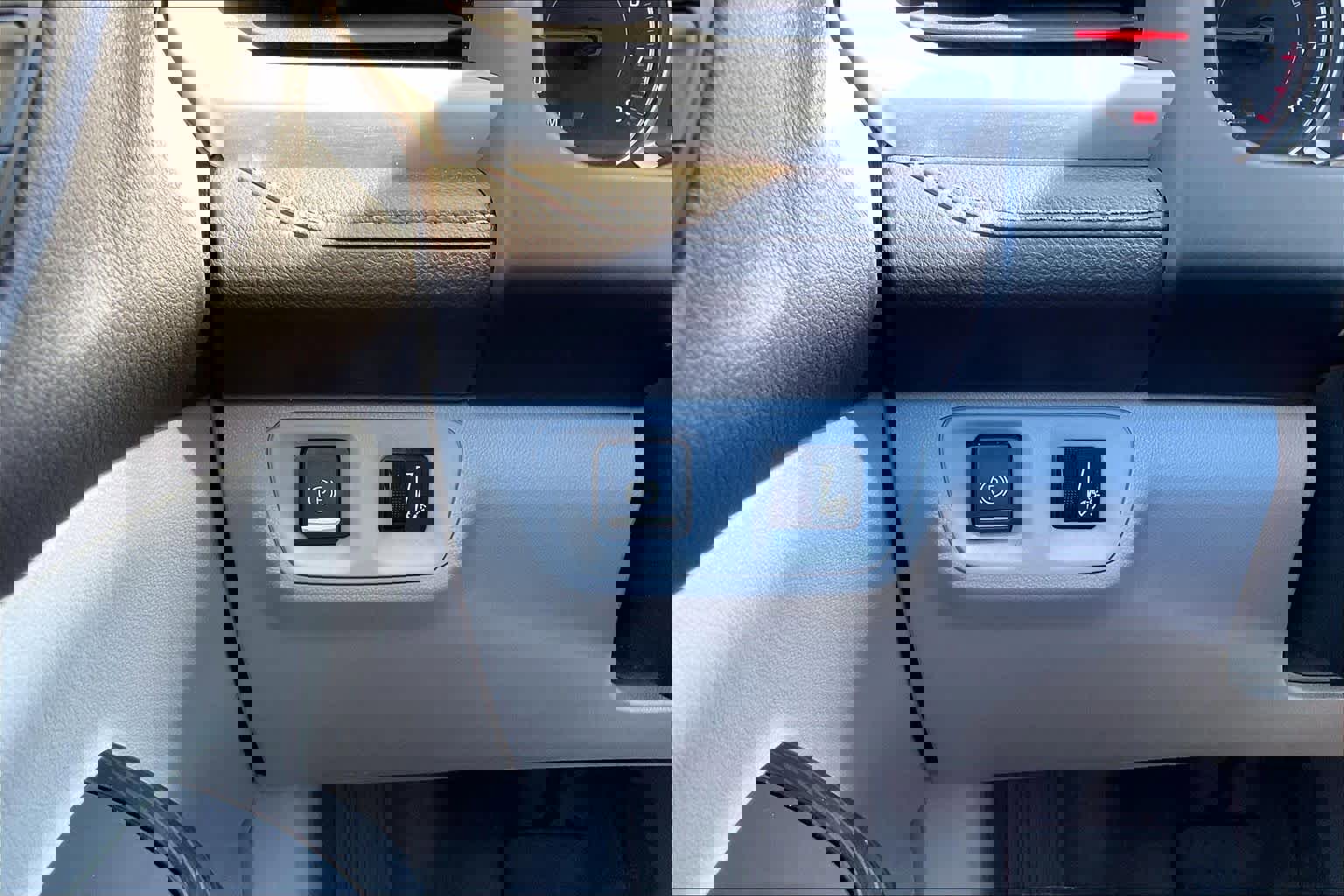 Used 2021 GMC Acadia SLT image 33