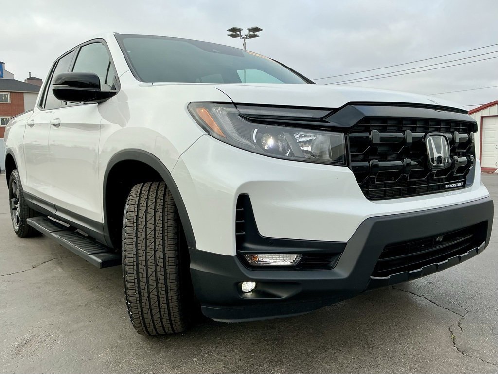 Used 2025 Honda Ridgeline Black Edition image 2