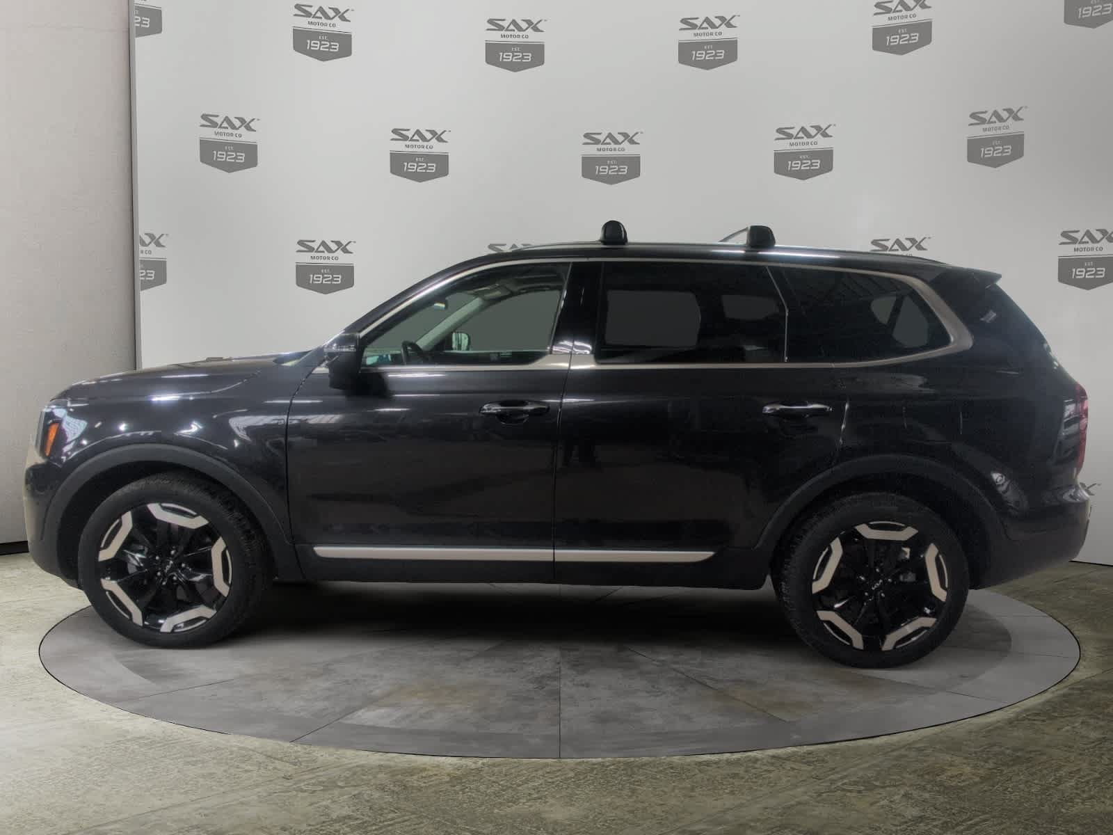 Used 2025 Kia Telluride S AWD/4WD image 2
