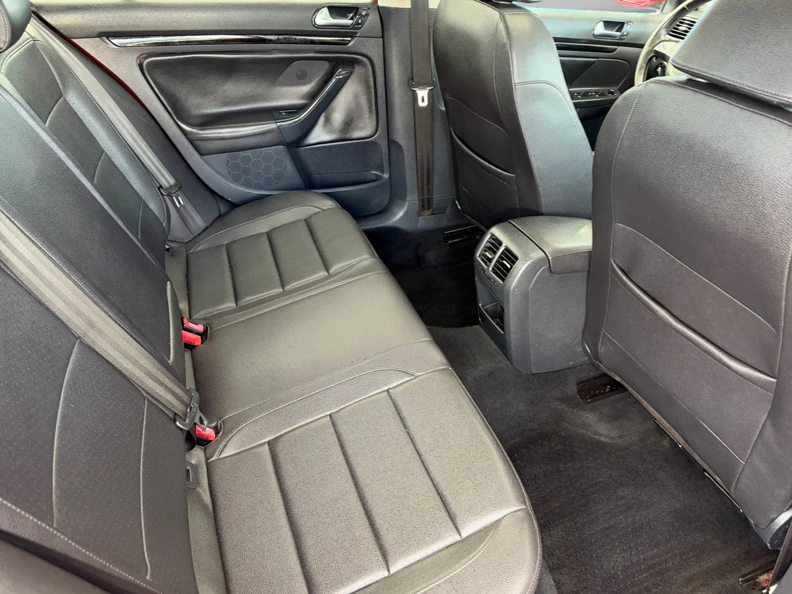 Used 2010 Volkswagen Jetta Limited Edition FWD image 21