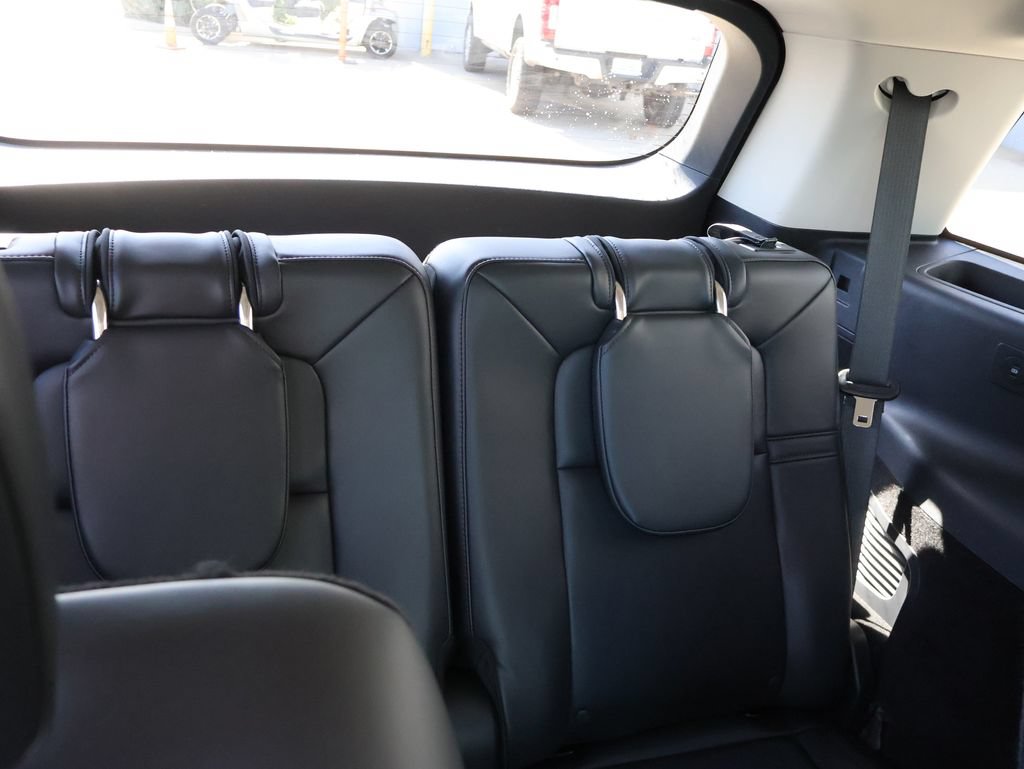 Used 2025 Lincoln Aviator AWD image 34