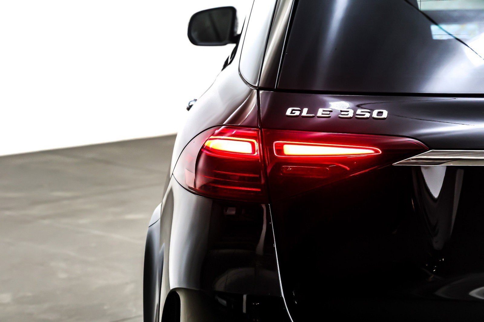 Used 2024 Mercedes-Benz GLE 350 4MATIC image 16