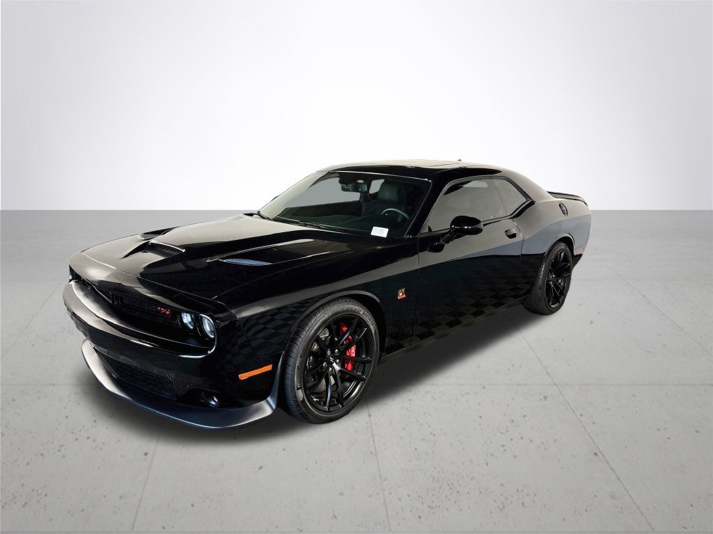 Used 2022 Dodge Challenger R/T Scat Pack w/ Dynamics Package RWD image 2